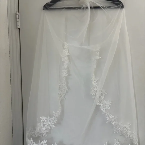 Bridal kit: White Bride Robe + Short Veil - Picture 7 of 14